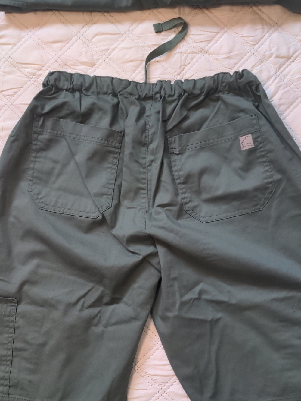 Unbranded Women's Olive Green Scrub Top and Pants Set - Picture 3 of 15